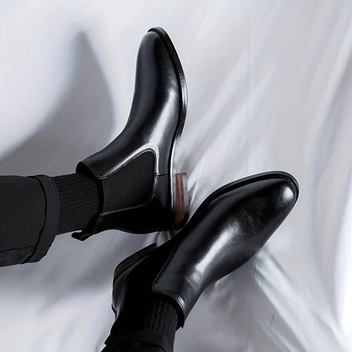 Unisex pointed-toe leather Chelsea boots - view 3