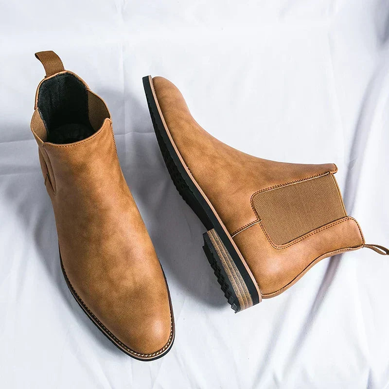 Unisex leather Chelsea boots in black and brown - view 7