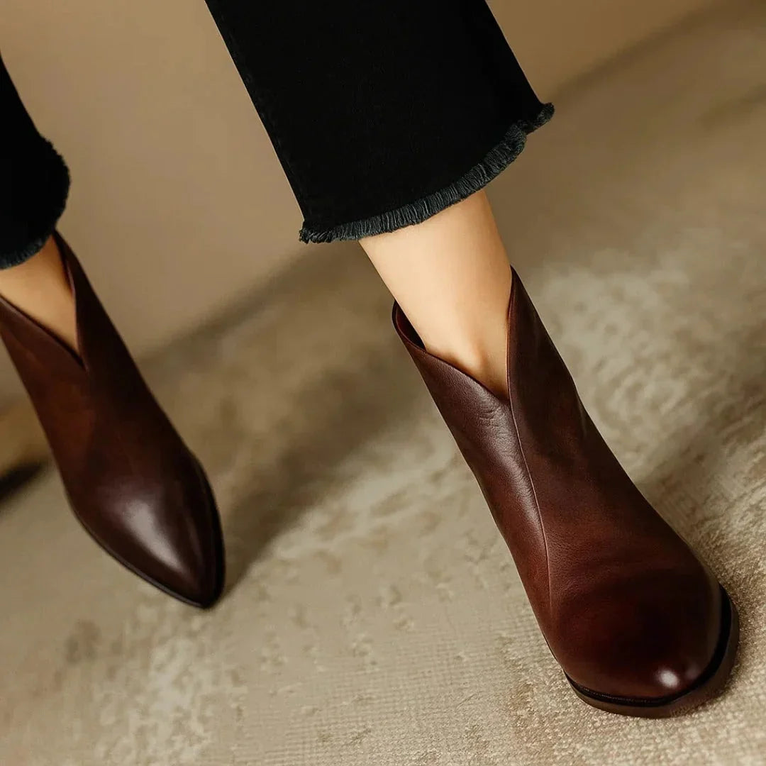 Women's low-cut leather ankle boots - view 4