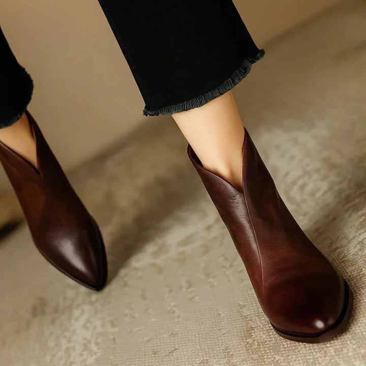 Women's low-cut leather ankle boots - view 4